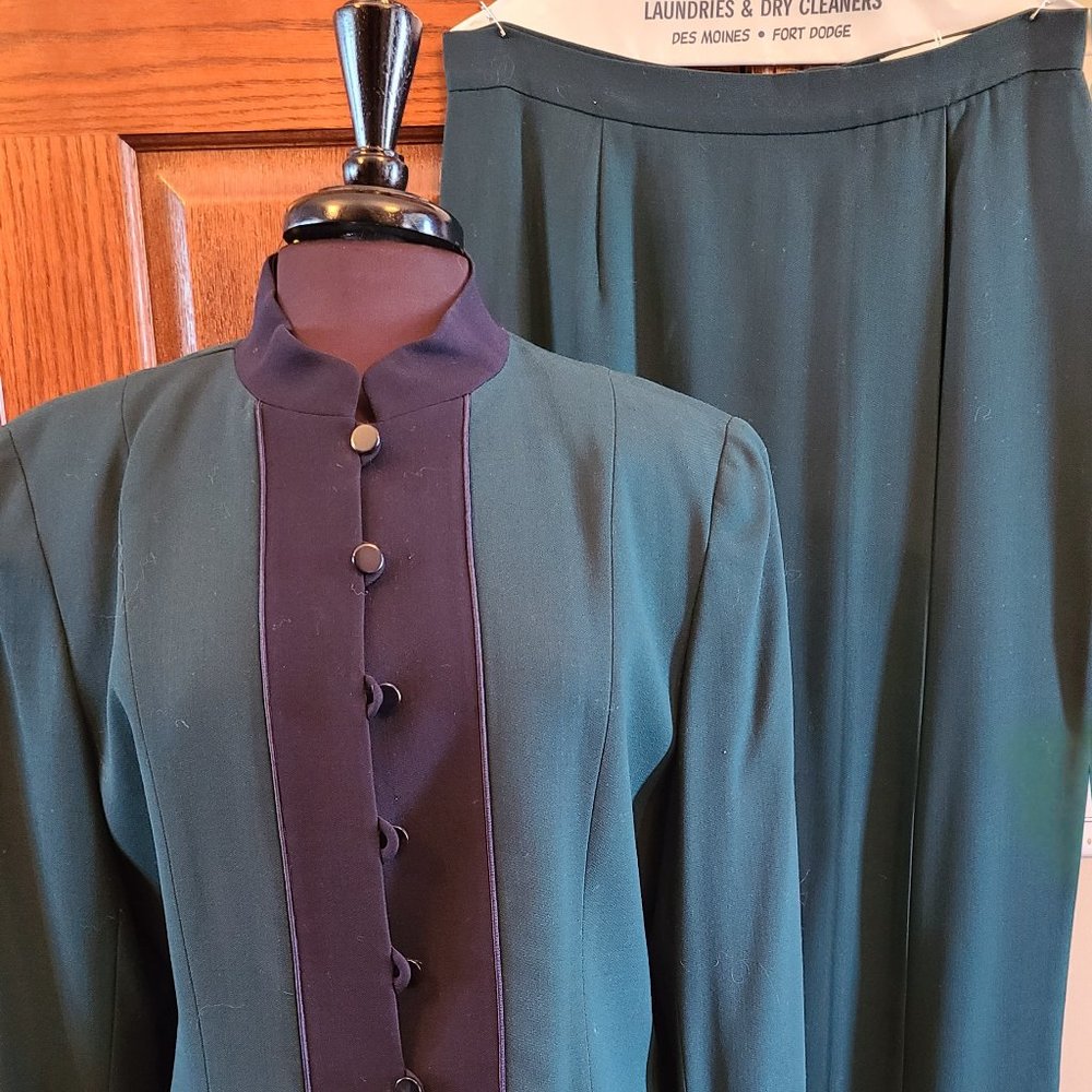 Women's two piece suit - Size 14